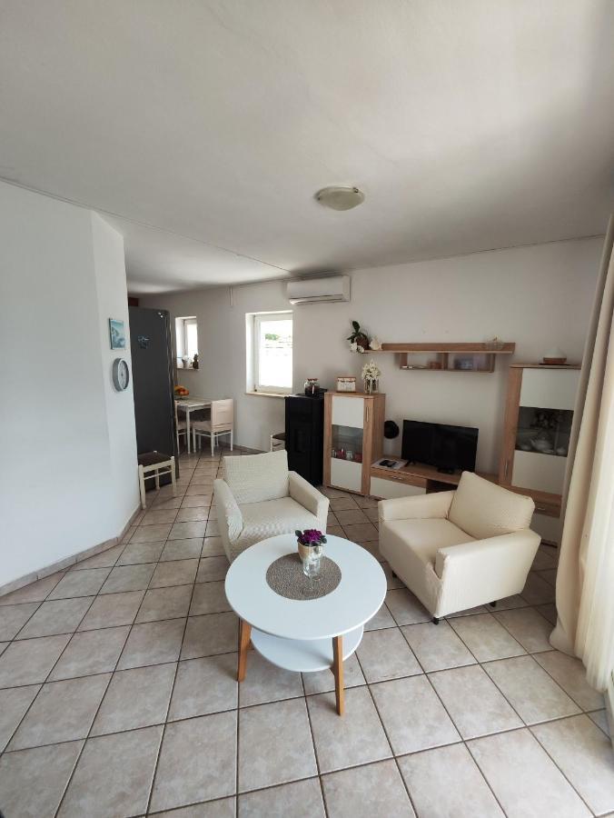 Apartments Snjezana Novi Vinodolski Zewnętrze zdjęcie